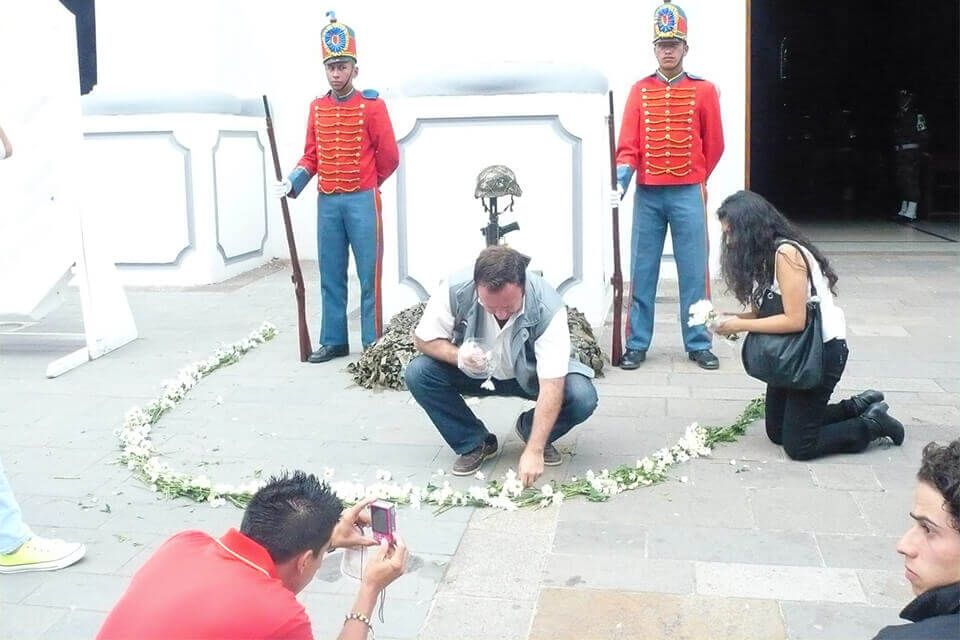 HOMENAJE A SOLDADOS