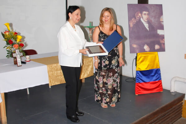 Evento entrega de placa por parte de la Alcaldía de Caldas de Reis en España